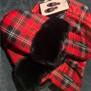 Victoria Secret Satin Plaid Holiday Slip On Slippers